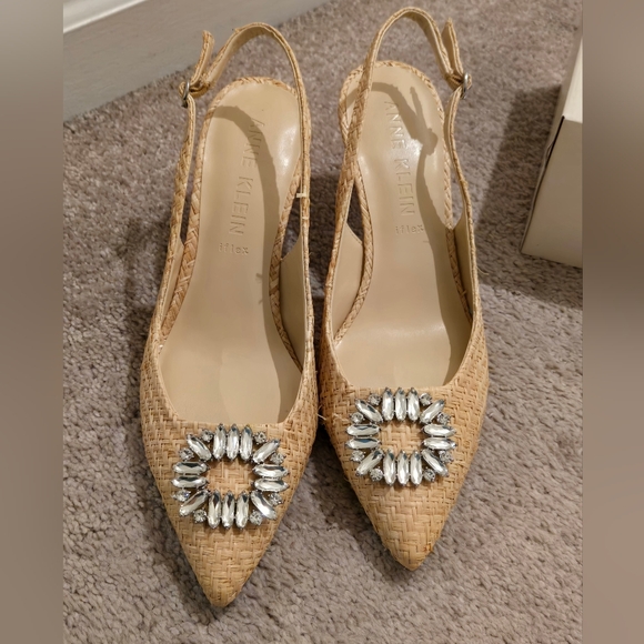 Anne Klein Women's Tan Slingback Shoes - Picture 3 of 11